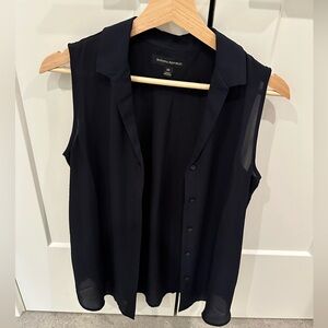 BR sleeveless navy button down top